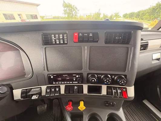 2023 Kenworth T680 in Cedar Rapids, IA — photo 17