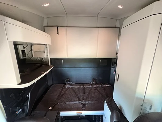 2023 Kenworth T680 in Cedar Rapids, IA — photo 18