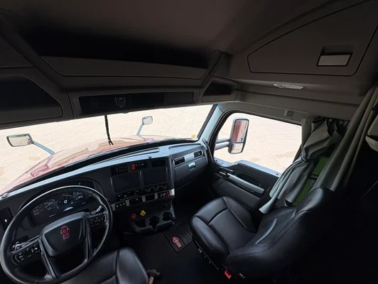 2023 Kenworth T680 in Cedar Rapids, IA — photo 24