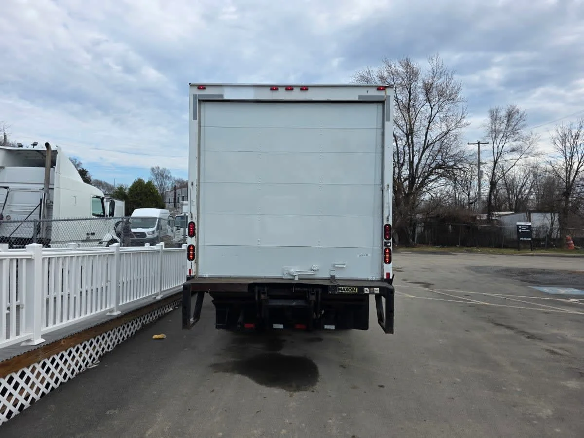 2018 Isuzu NPR - image 5