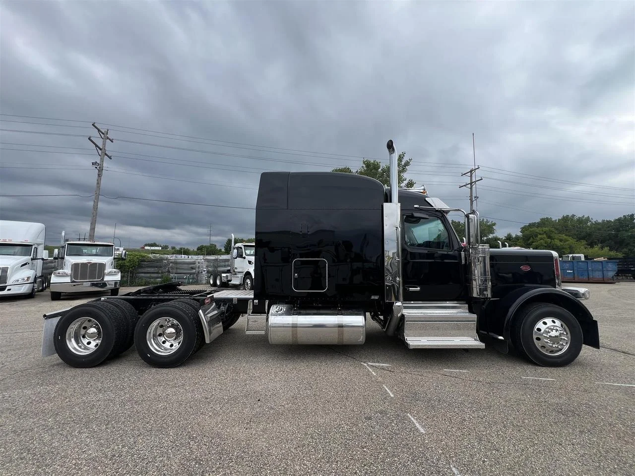 2027 Peterbilt 589 in South St. Paul, MN — photo 5