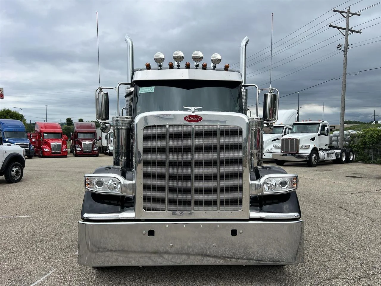 2027 Peterbilt 589 in South St. Paul, MN — photo 7