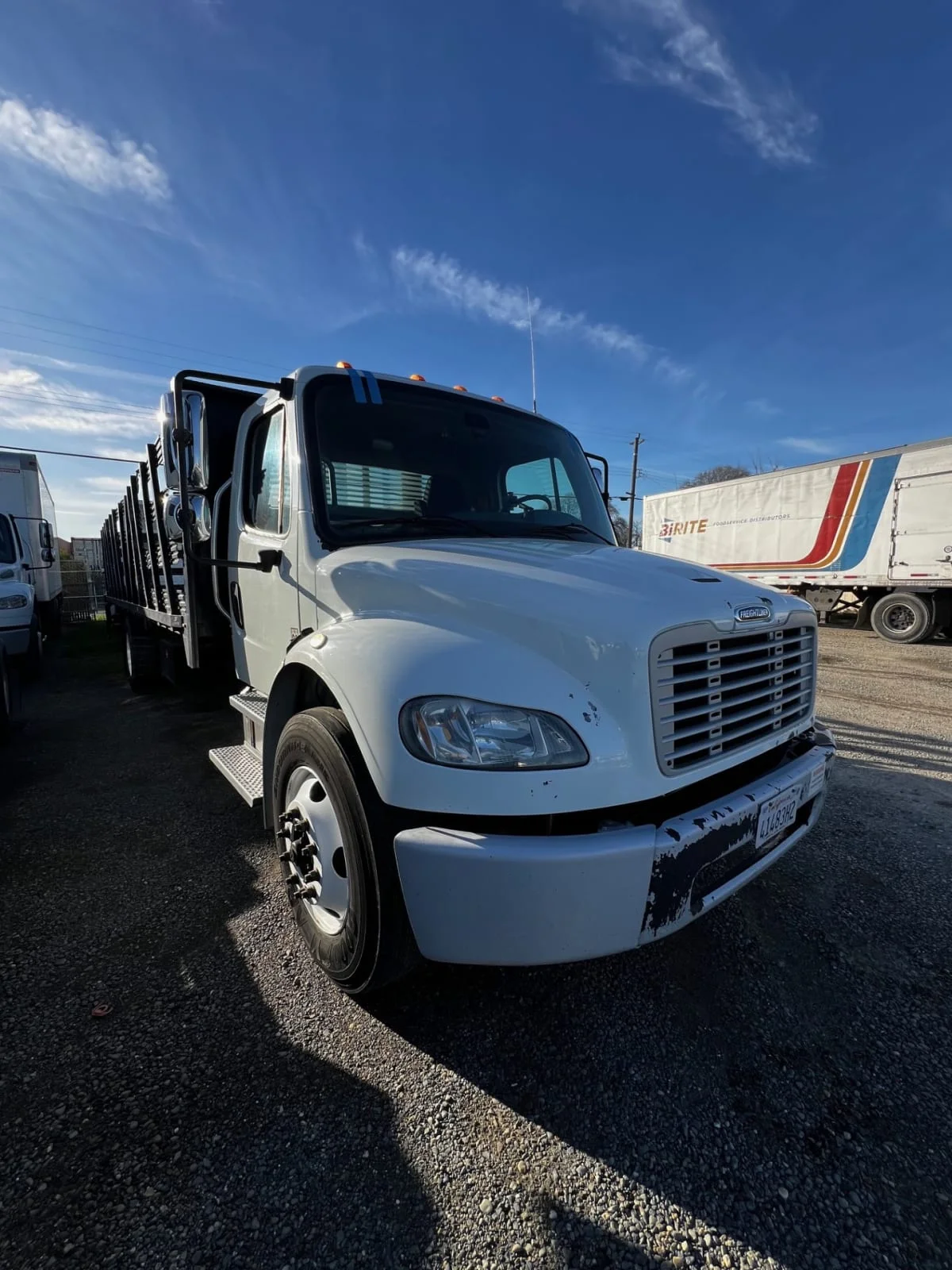 2018 Freightliner M2 106 - image 3