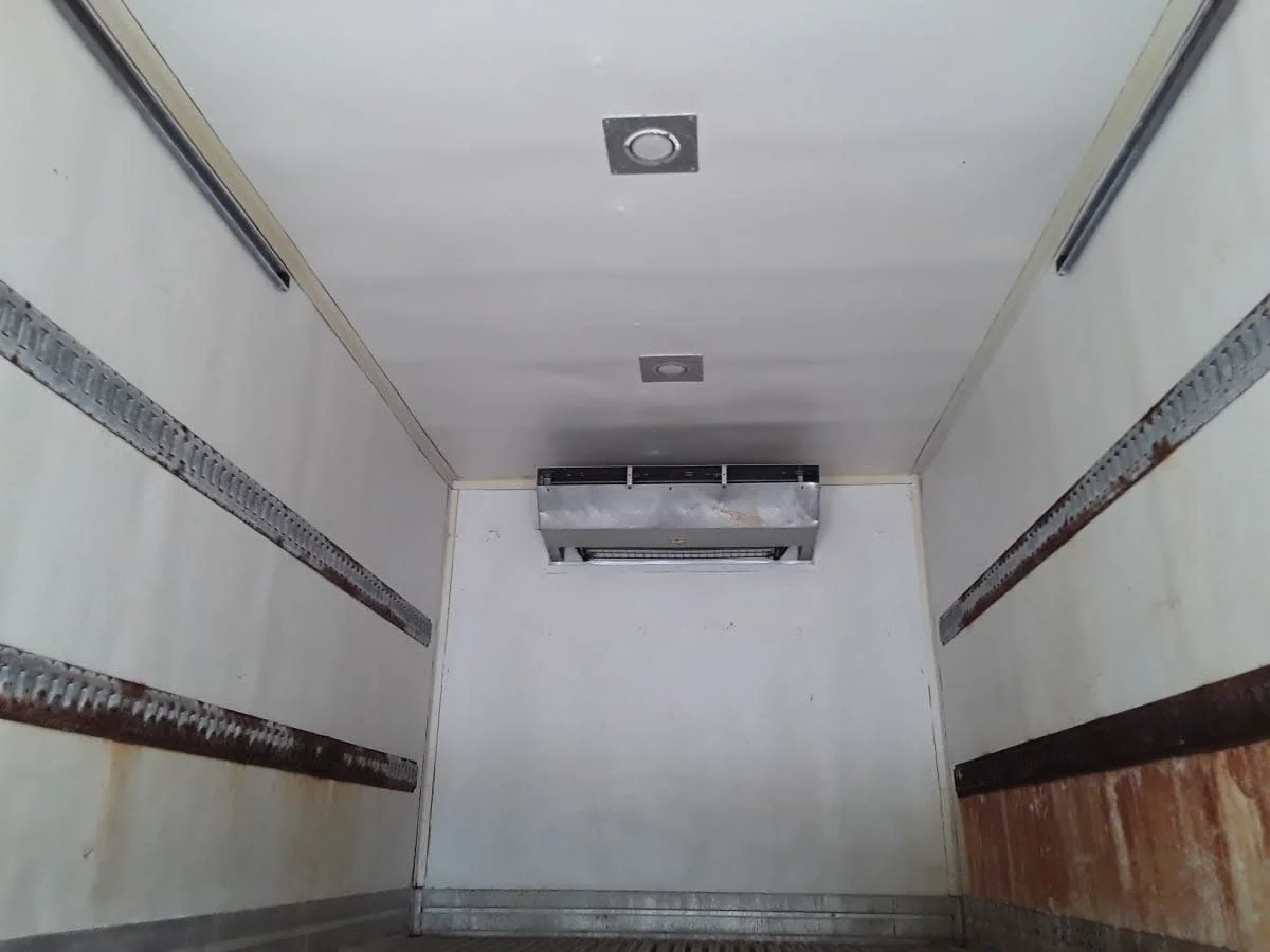 2017 Isuzu NQR - image 9