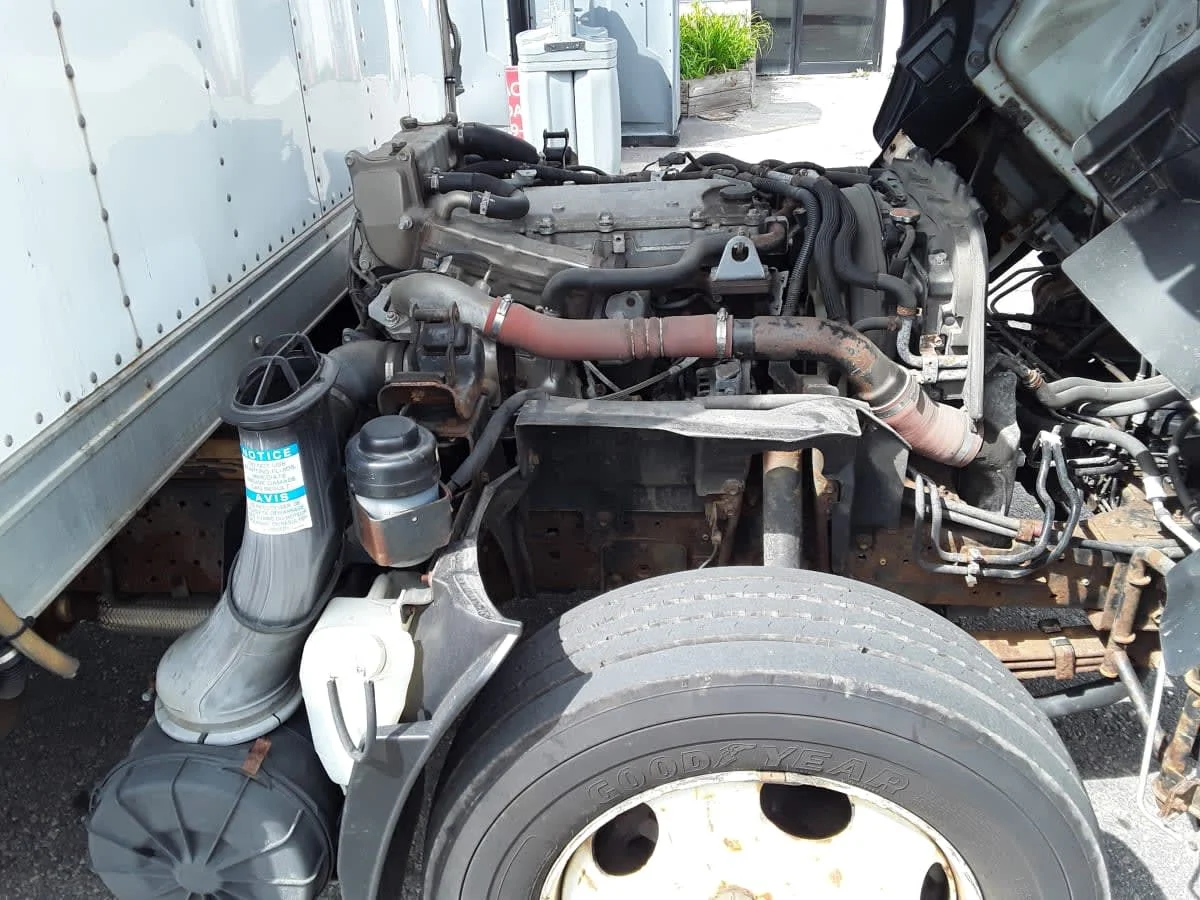 2017 Isuzu NQR - image 15