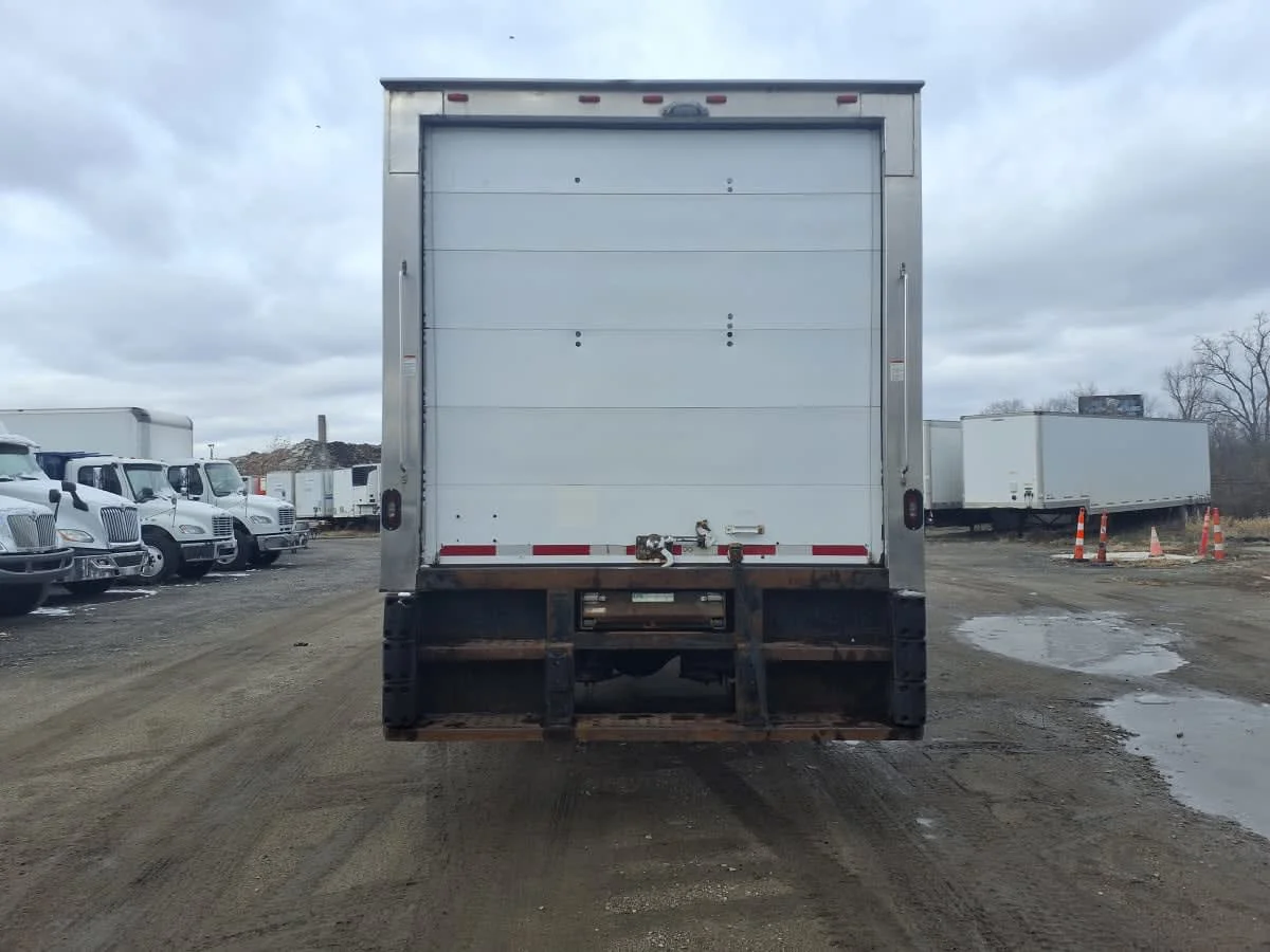 2017 International 4300 in Taylor, MI — photo 5