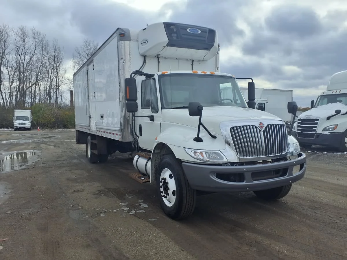 2017 International 4300 in Taylor, MI — photo 3