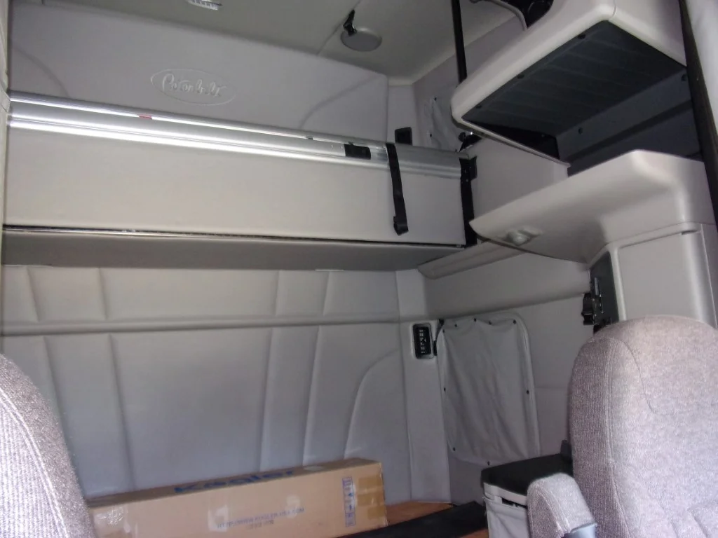 2023 Peterbilt 579 - image 16