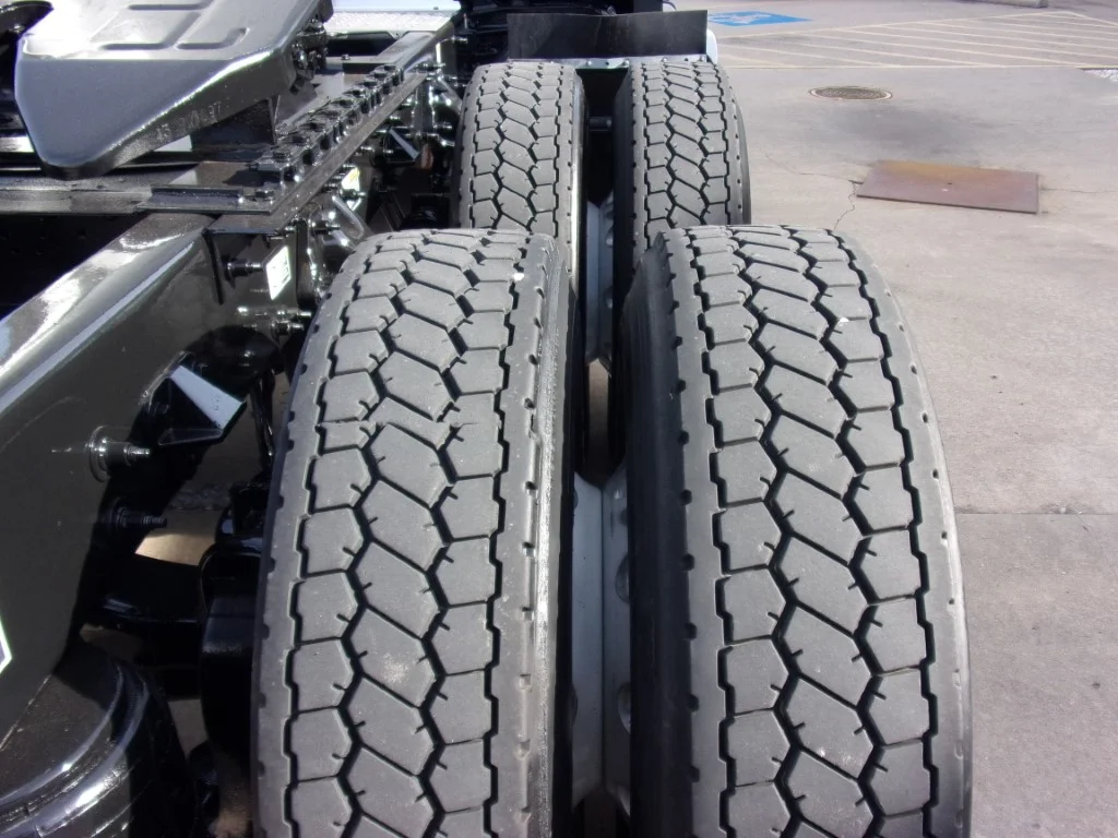 2023 Peterbilt 579 - image 5