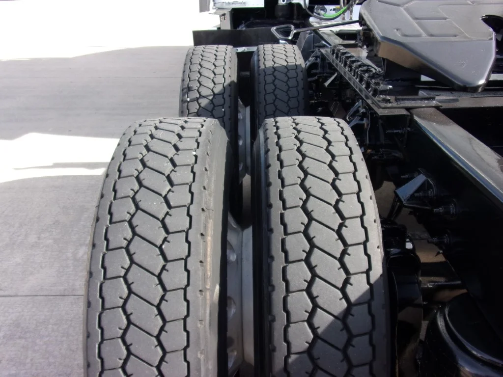 2023 Peterbilt 579 - image 6