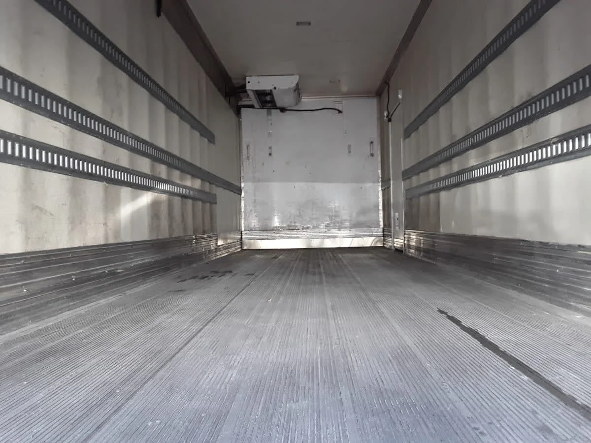 2018 Freightliner M2 106 - image 9