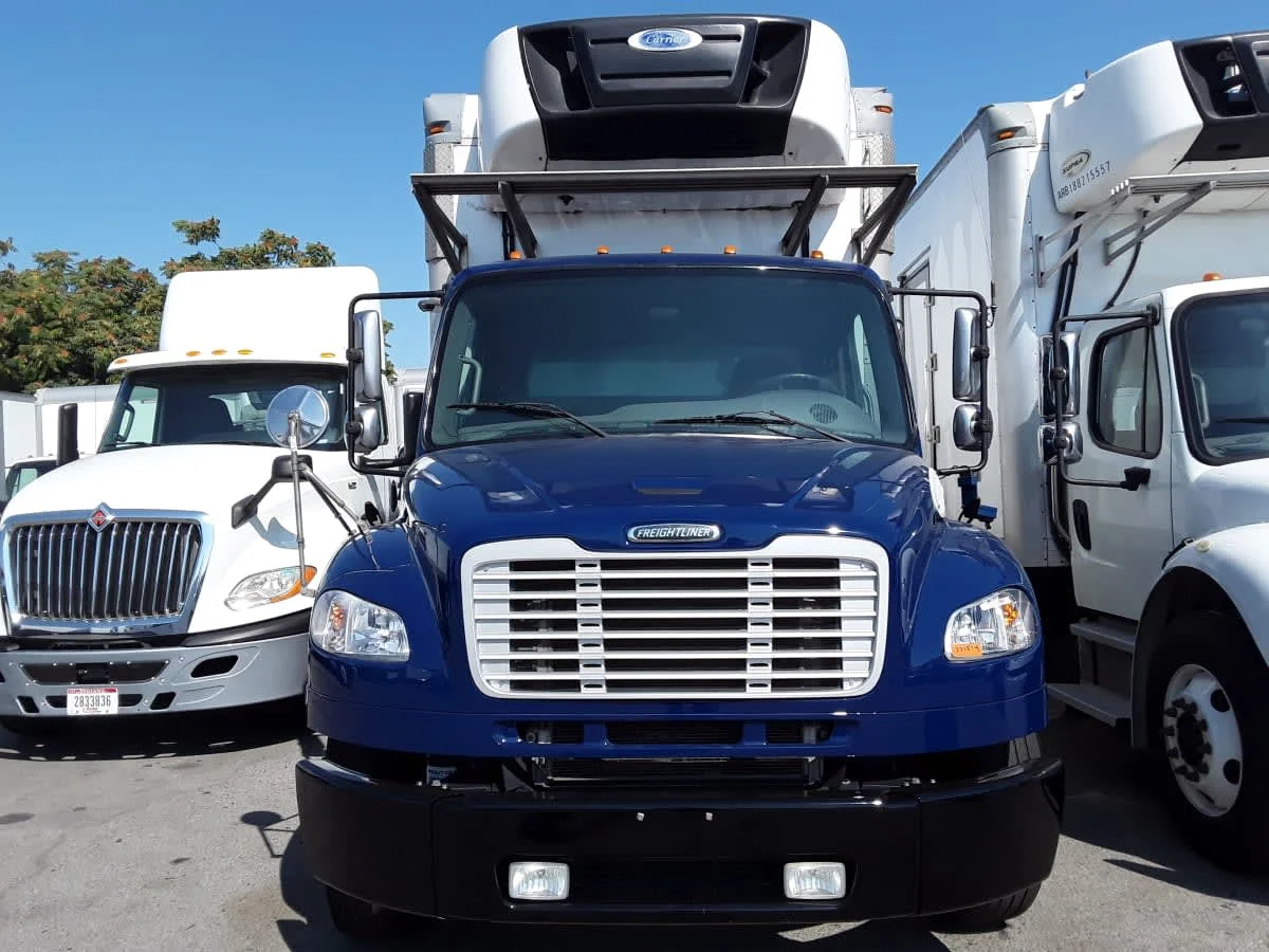 2018 Freightliner M2 106 - image 2