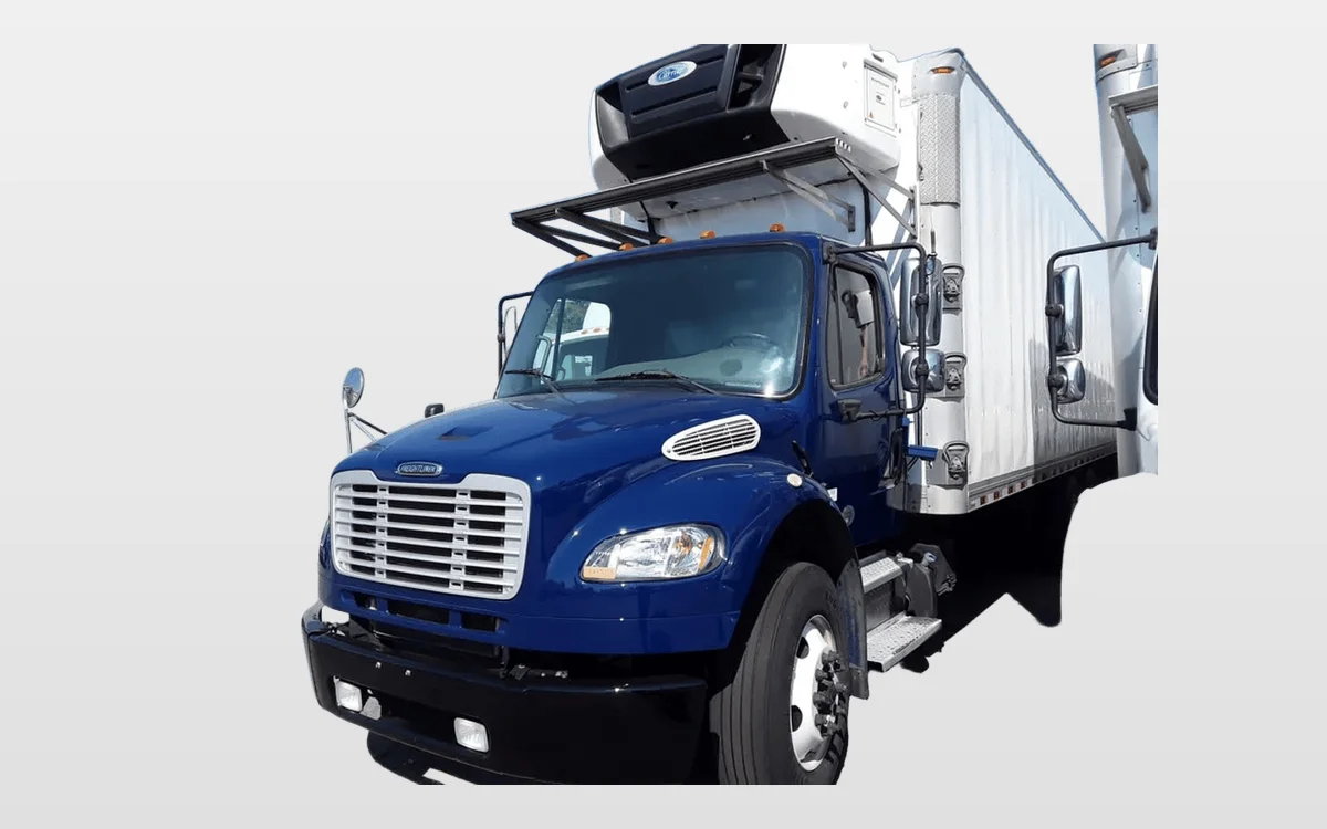 2018 Freightliner M2 106 - image 1