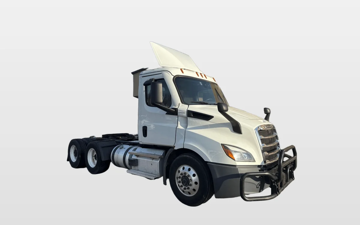 2023 Freightliner - image 1