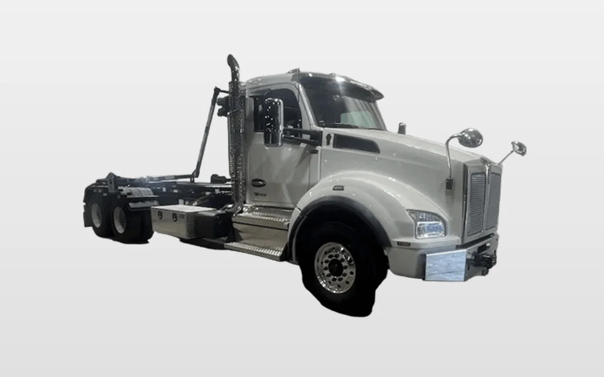 2026 Kenworth T880 - image 1