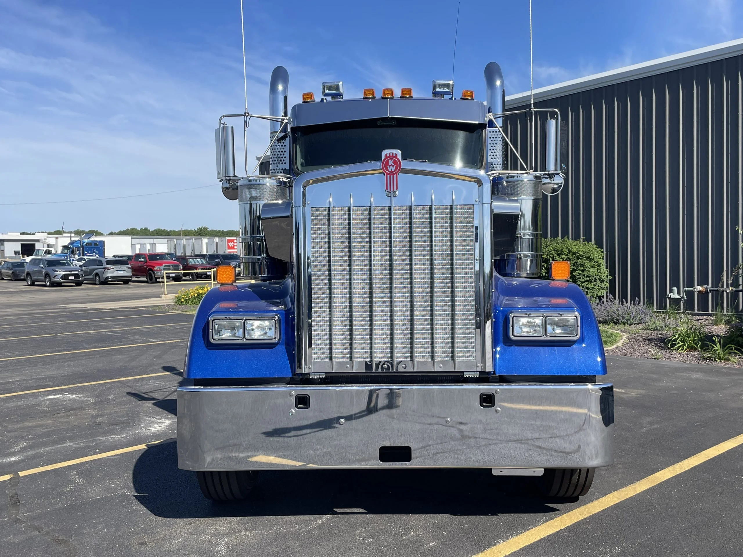 2027 Kenworth W900 — photo 2