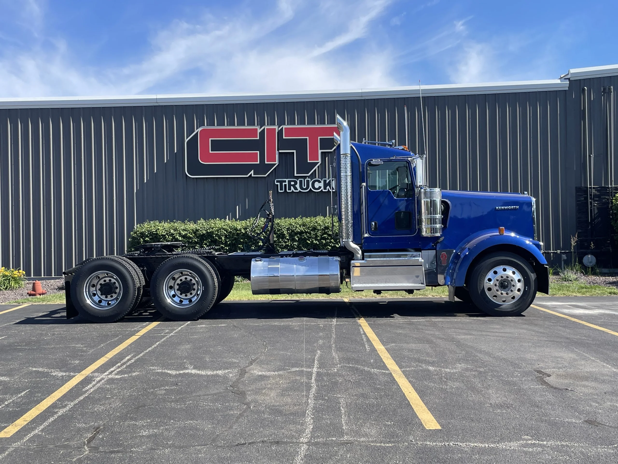 2027 Kenworth W900 — photo 4