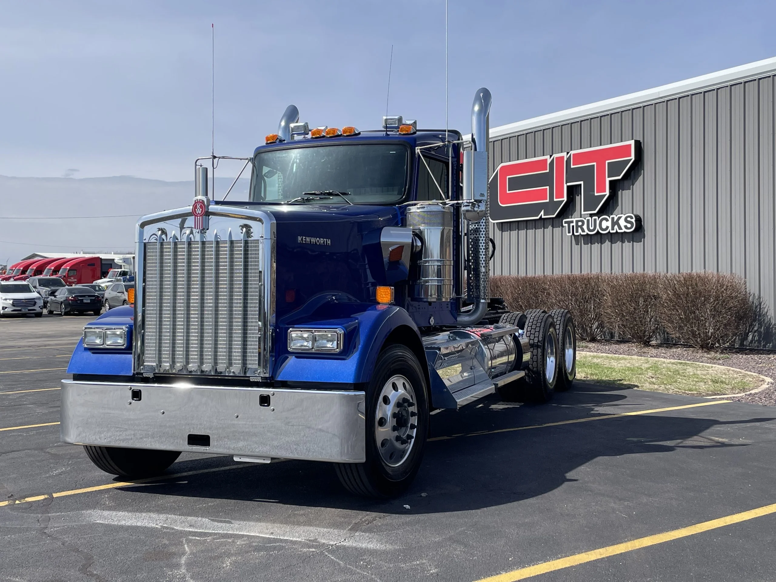 2027 Kenworth W900