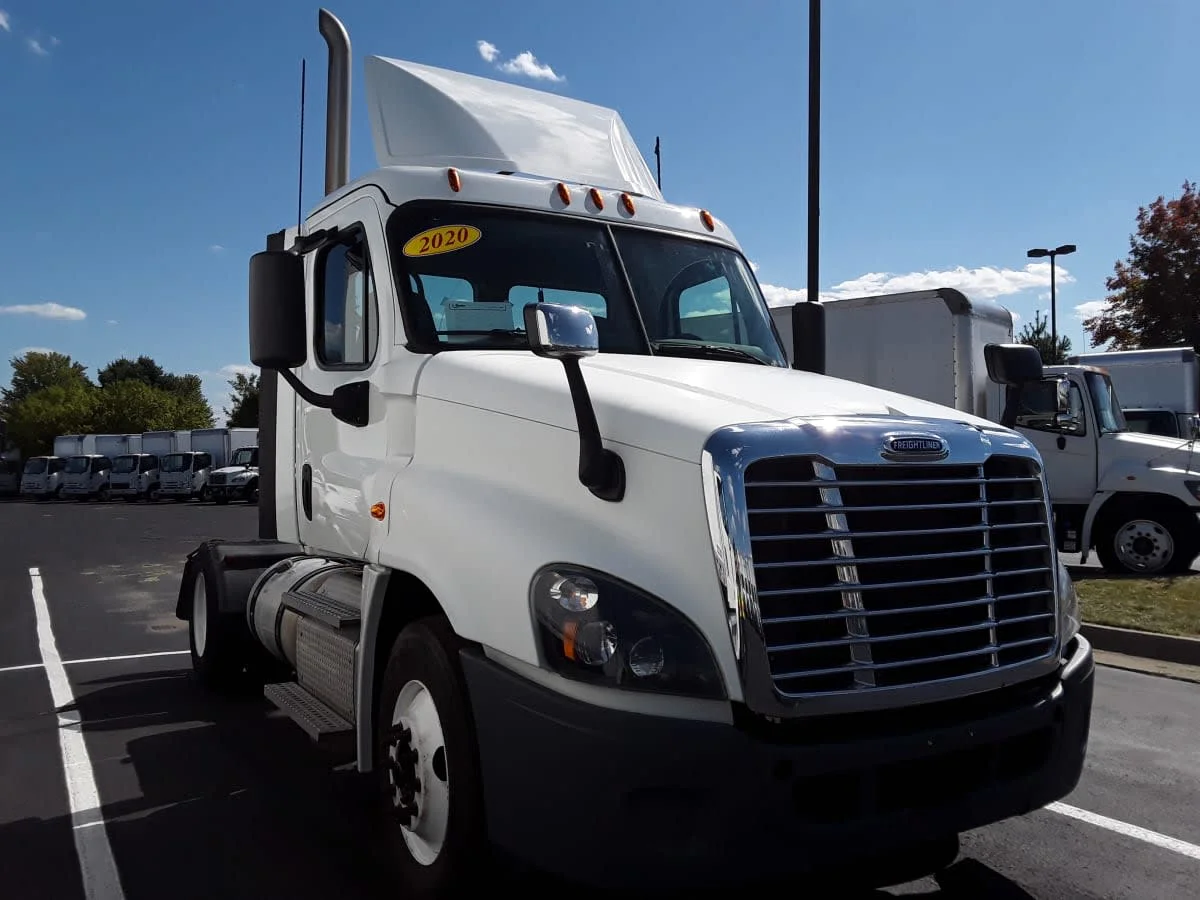 2020 Freightliner Cascadia in Altoona, IA — photo 3