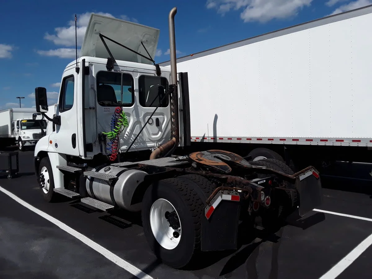 2020 Freightliner Cascadia in Altoona, IA — photo 6