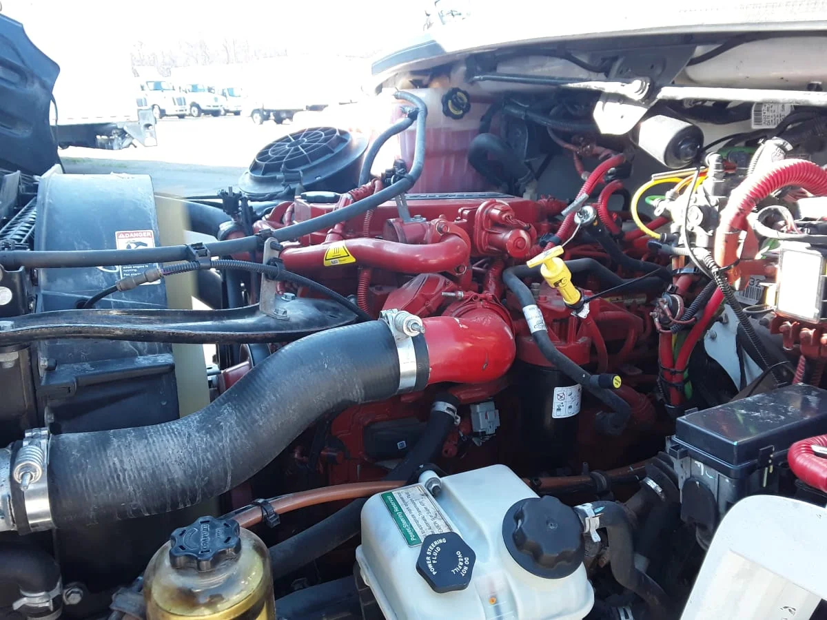 2018 Freightliner M2 106 - image 5