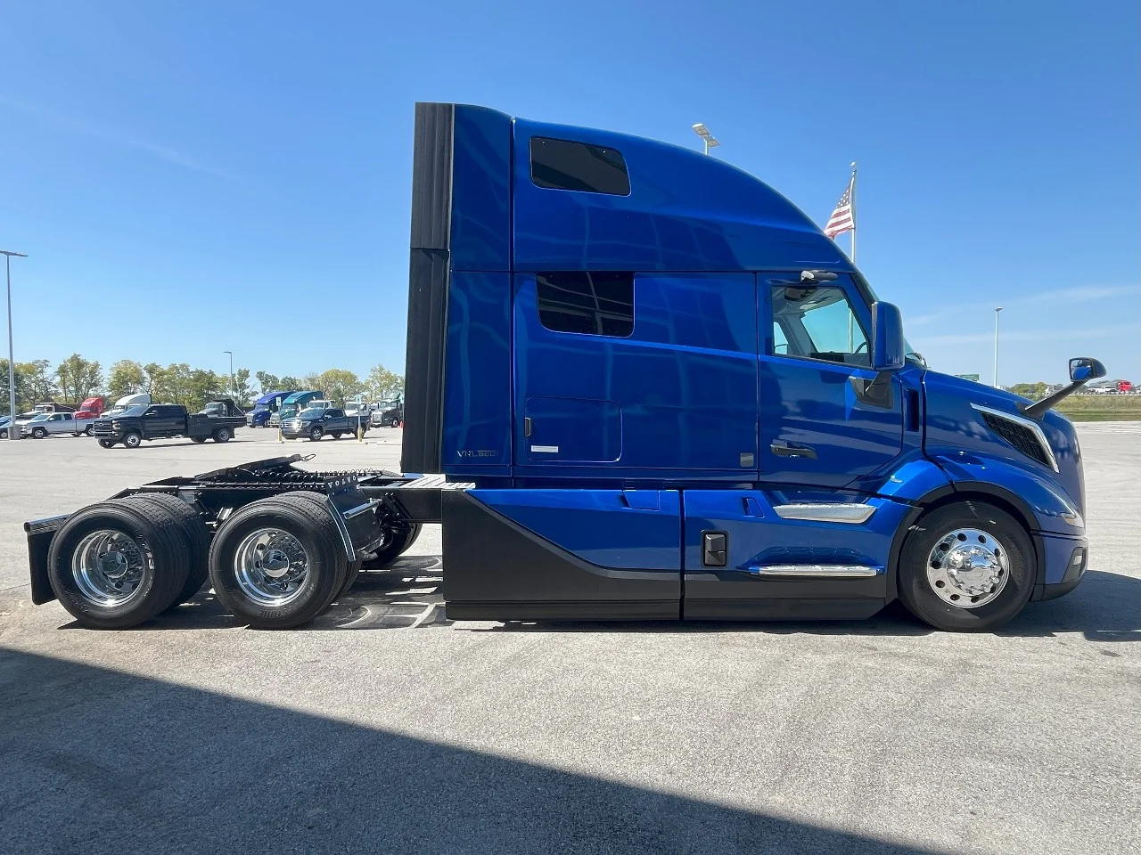 2026 Volvo VNL 860 in Pendleton, IN — photo 4