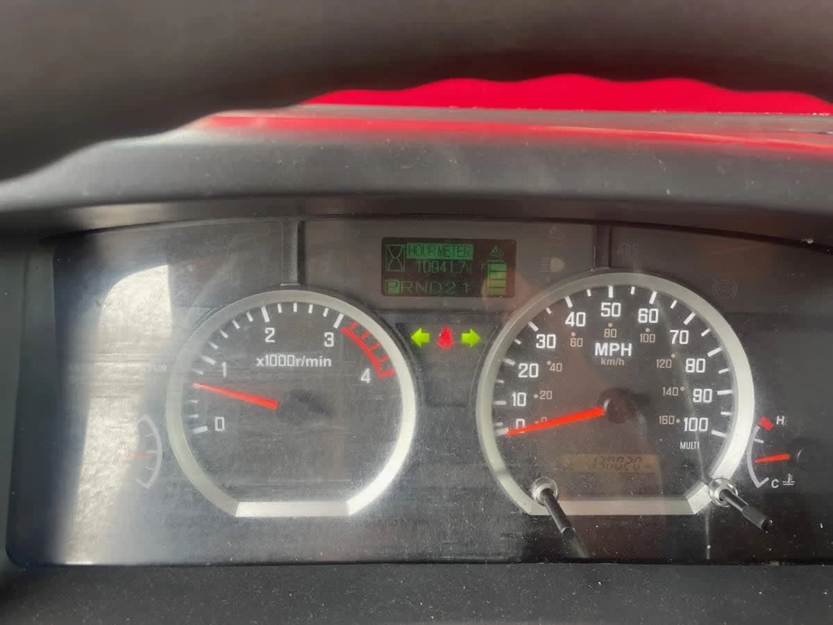 2019 Isuzu NQR in Farmingdale, NY — photo 11