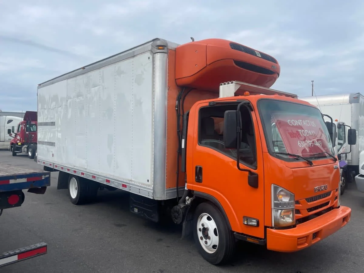 2019 Isuzu NQR in Farmingdale, NY — photo 3