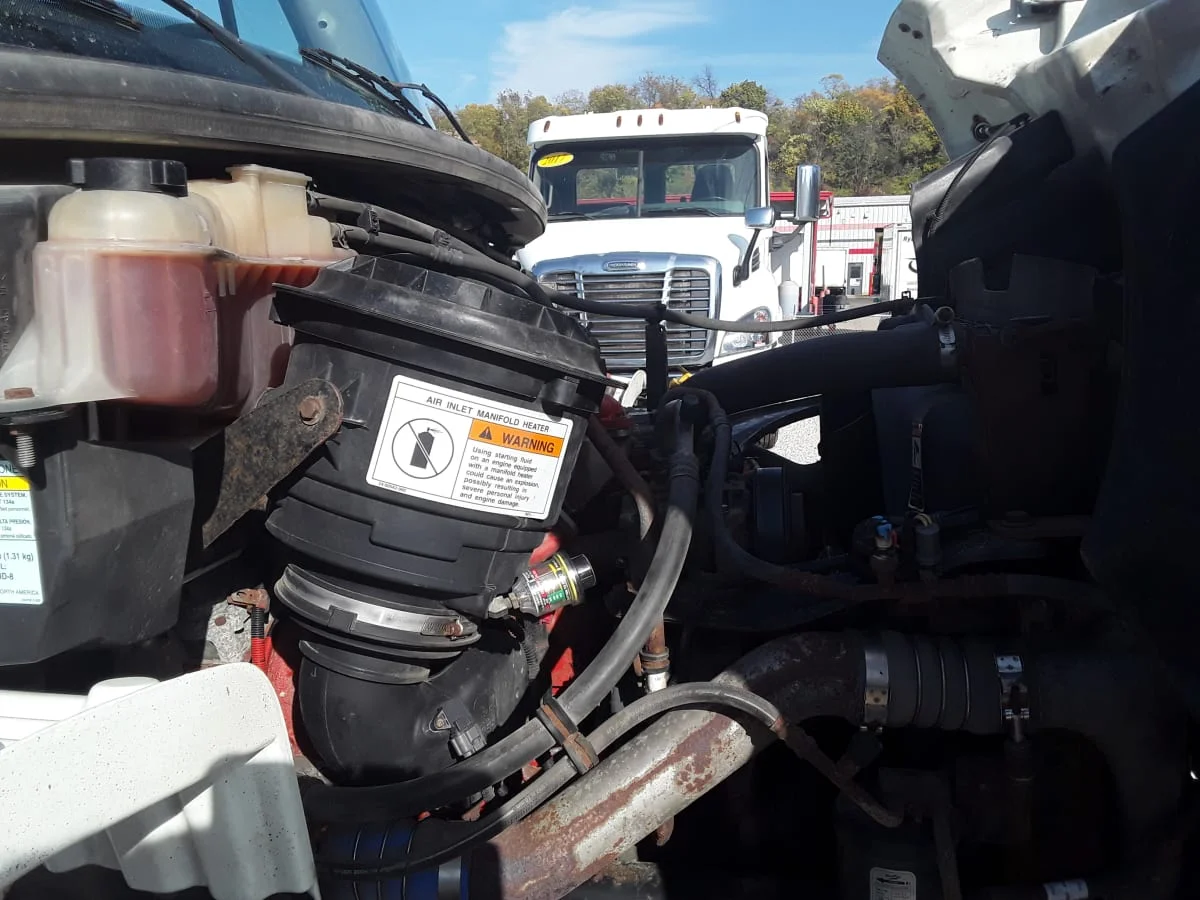 2015 Freightliner M2 106 - image 12