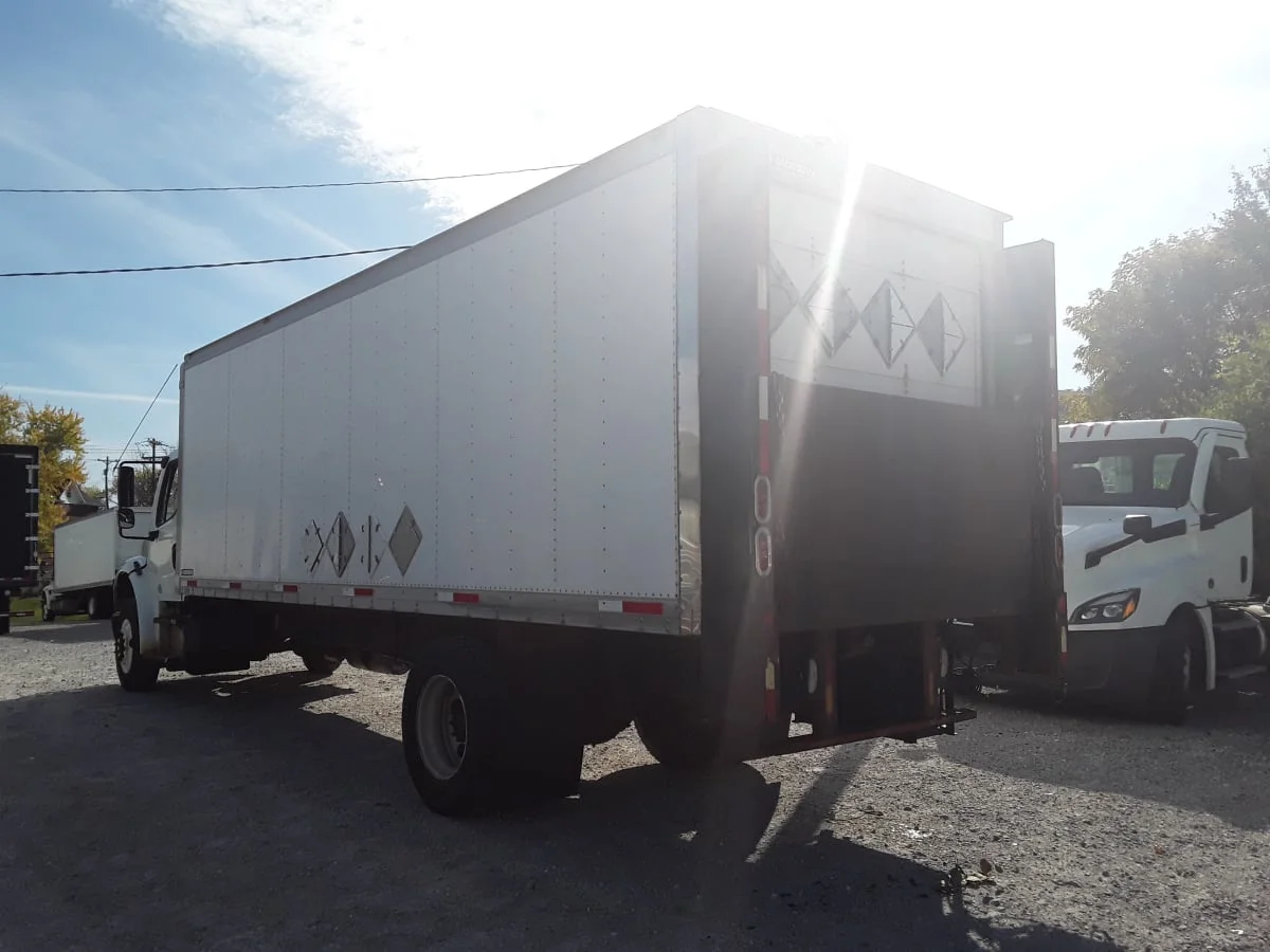 2015 Freightliner M2 106 - image 6