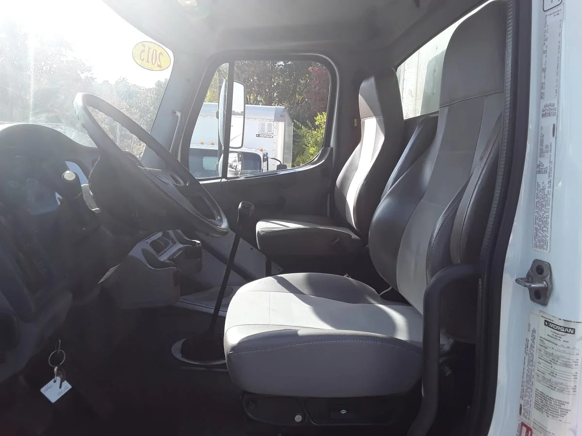 2015 Freightliner M2 106 - image 7