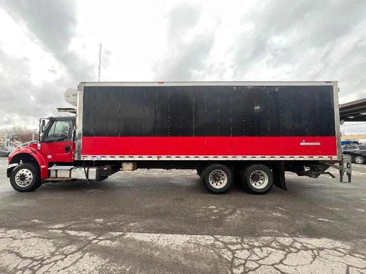 2018 Freightliner M2 106 - image 4