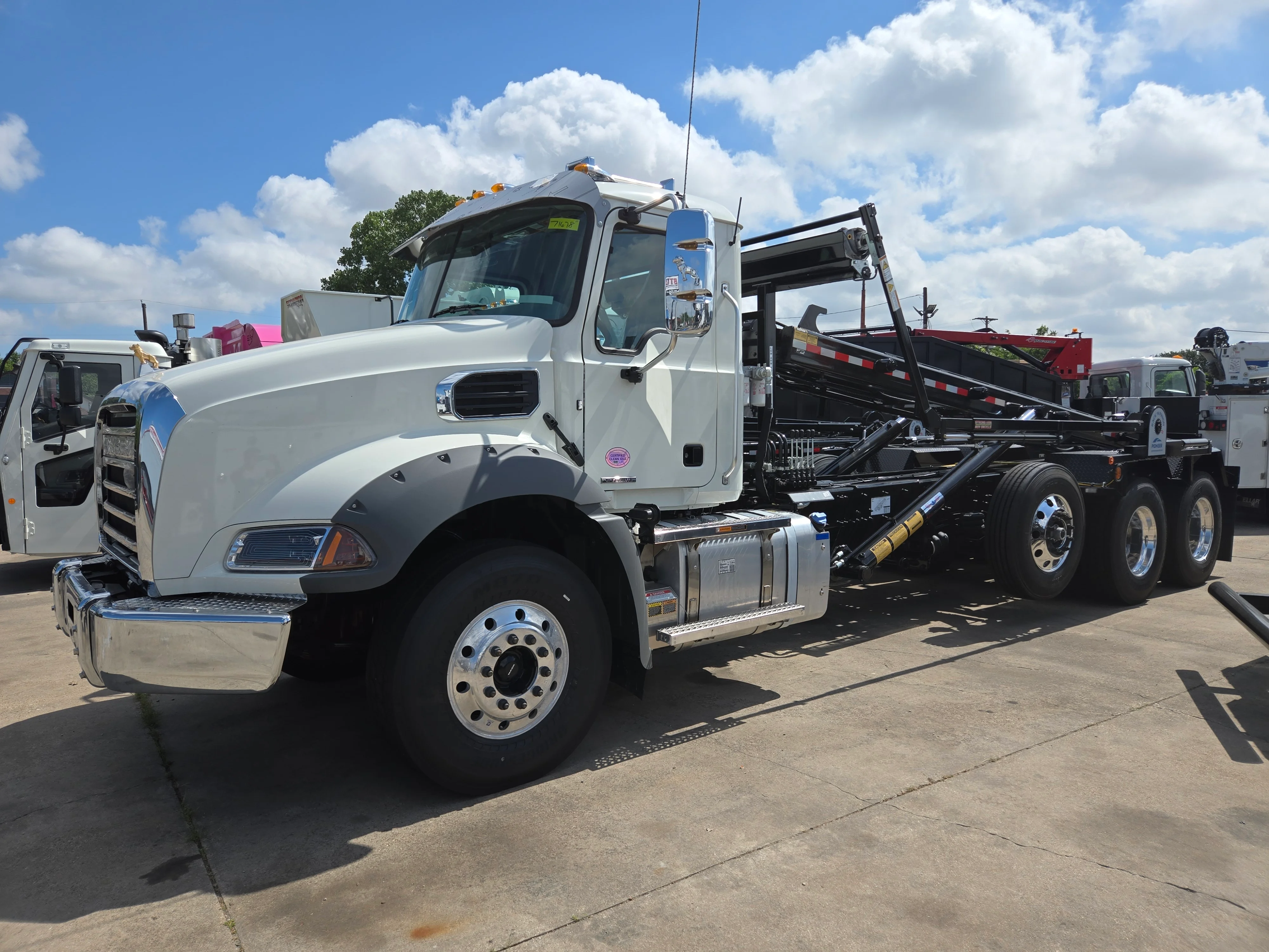 2026 Mack Granite in Dallas Irving Blvd, TX — photo 4