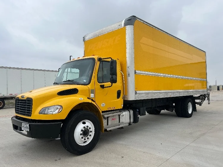 2022 Freightliner M2 106 in San Antonio, TX — photo 3