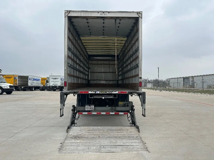 2022 Freightliner M2 106 in San Antonio, TX — photo 9