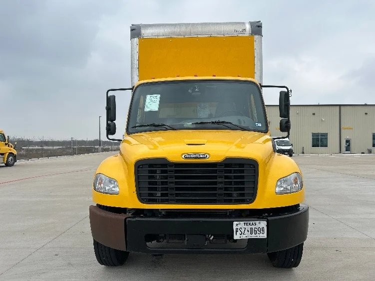 2022 Freightliner M2 106 in San Antonio, TX — photo 2