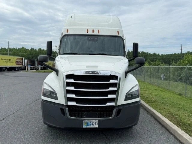 2022 Freightliner Cascadia in Swedesboro, NJ — photo 2