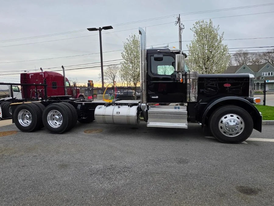 2027 Peterbilt 589 in Richmond, VA — photo 8
