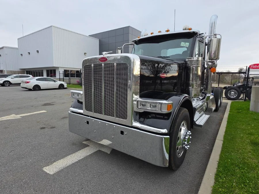 2027 Peterbilt 589
