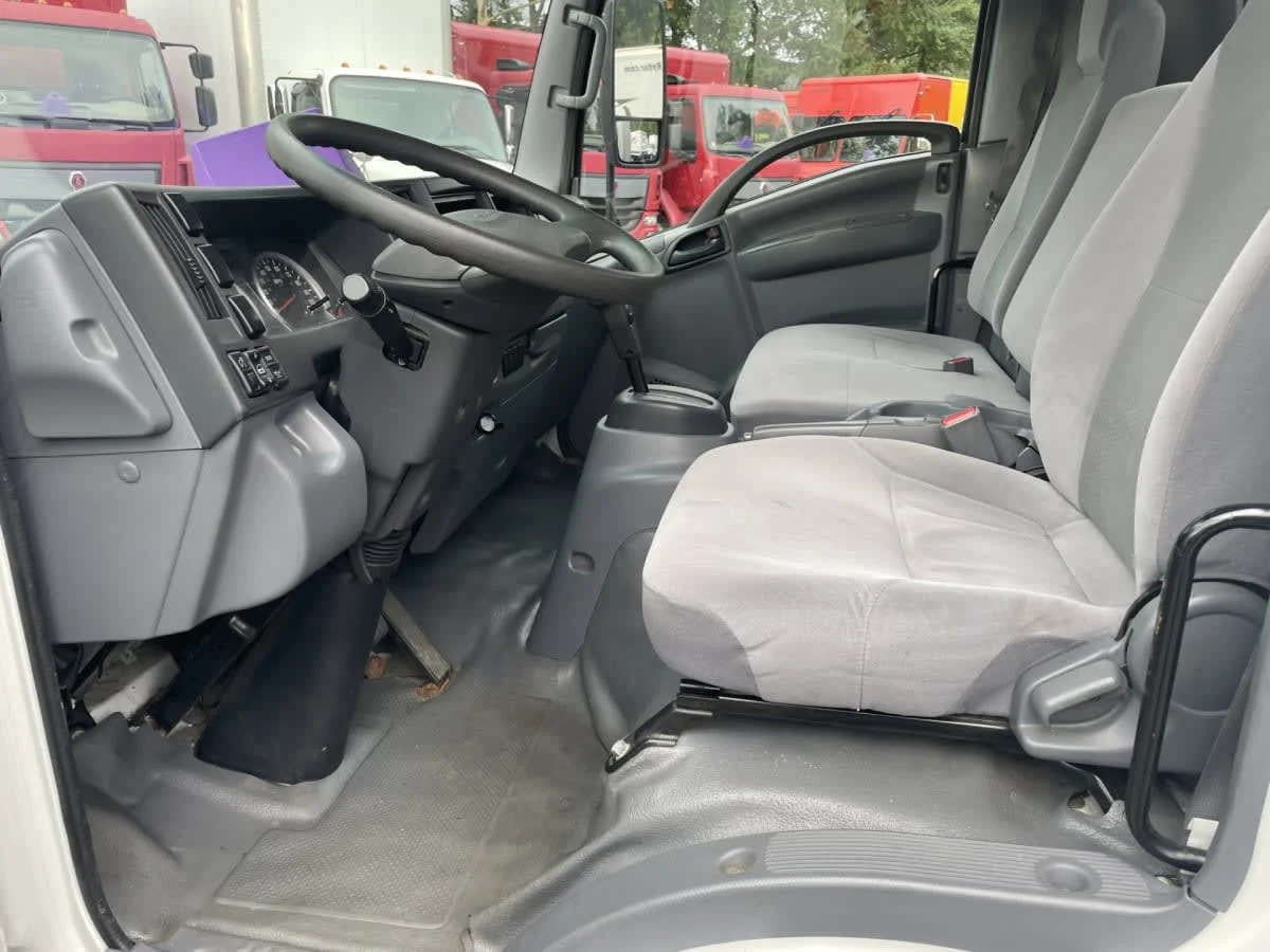 2018 Isuzu NPR - image 7