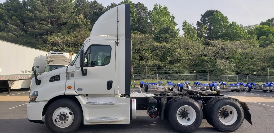 2019 Freightliner Cascadia in Little Rock, AR — photo 4