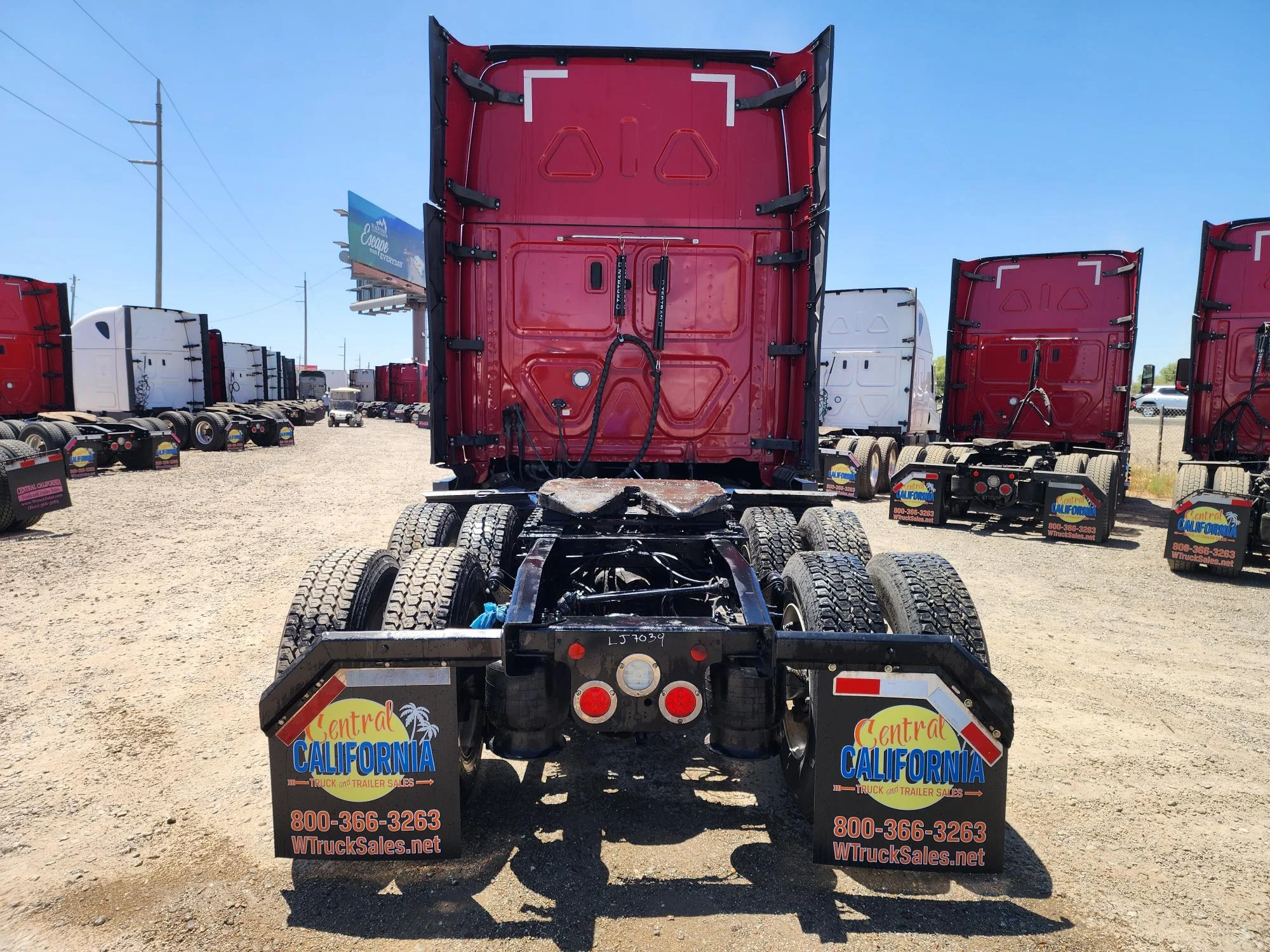 2020 Freightliner Cascadia in French Camp, CA — photo 4