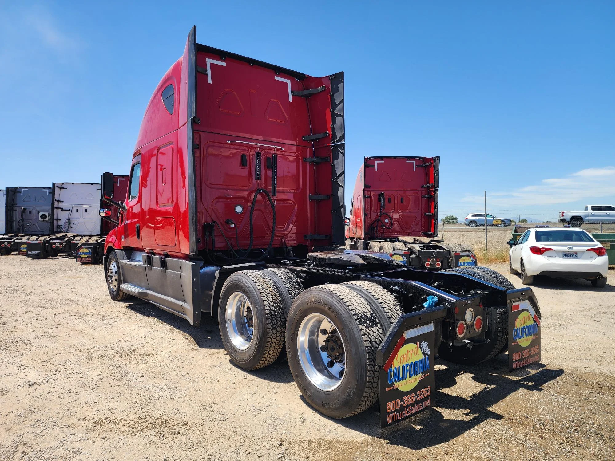 2020 Freightliner Cascadia in French Camp, CA — photo 3