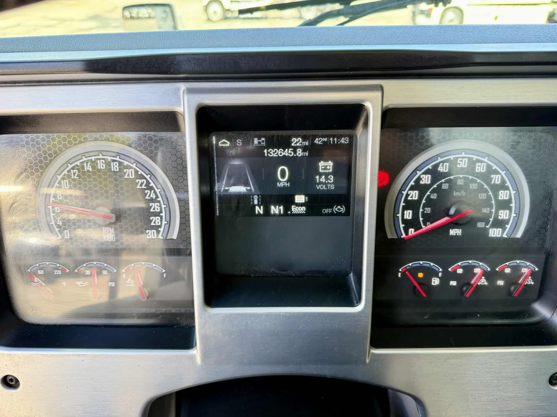 2021 Mack Anthem - image 13