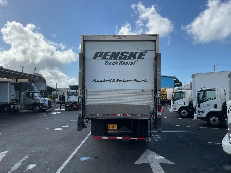 2022 Freightliner eM2 in Torrance, CA — photo 7