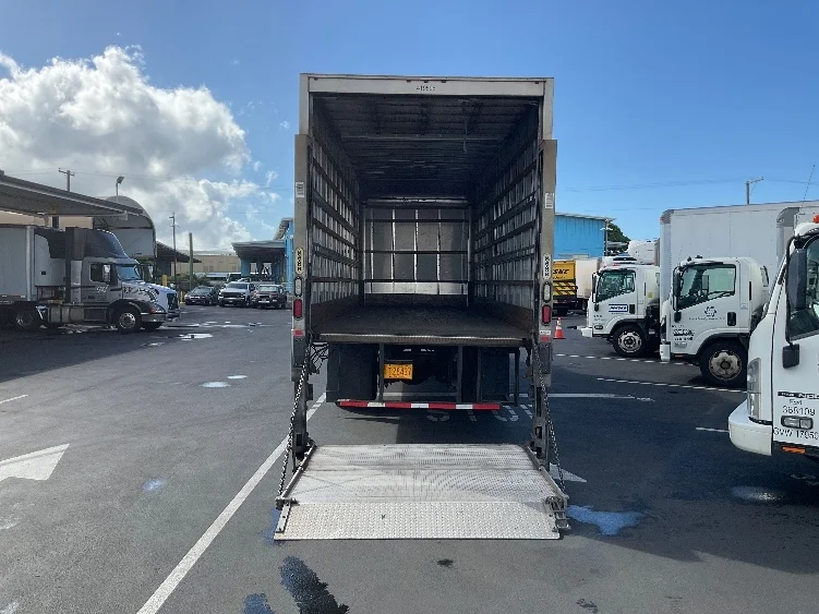 2022 Freightliner eM2 in Torrance, CA — photo 9