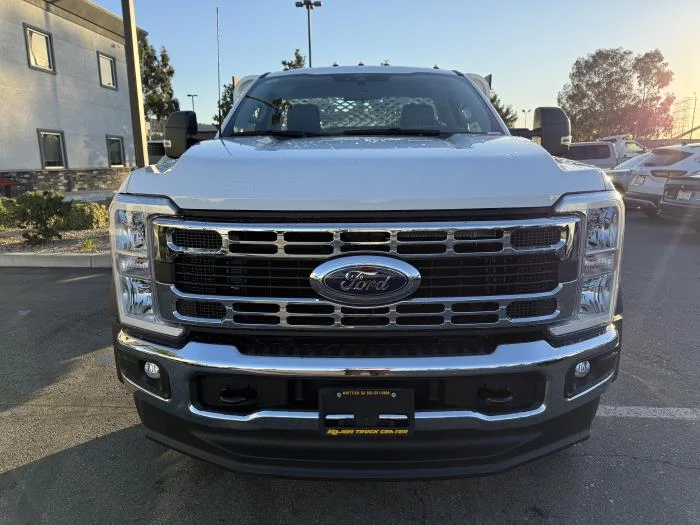 2026 Ford F-550 — photo 8