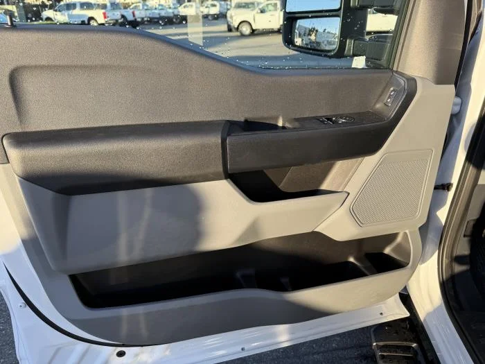 2026 Ford F-550 — photo 13