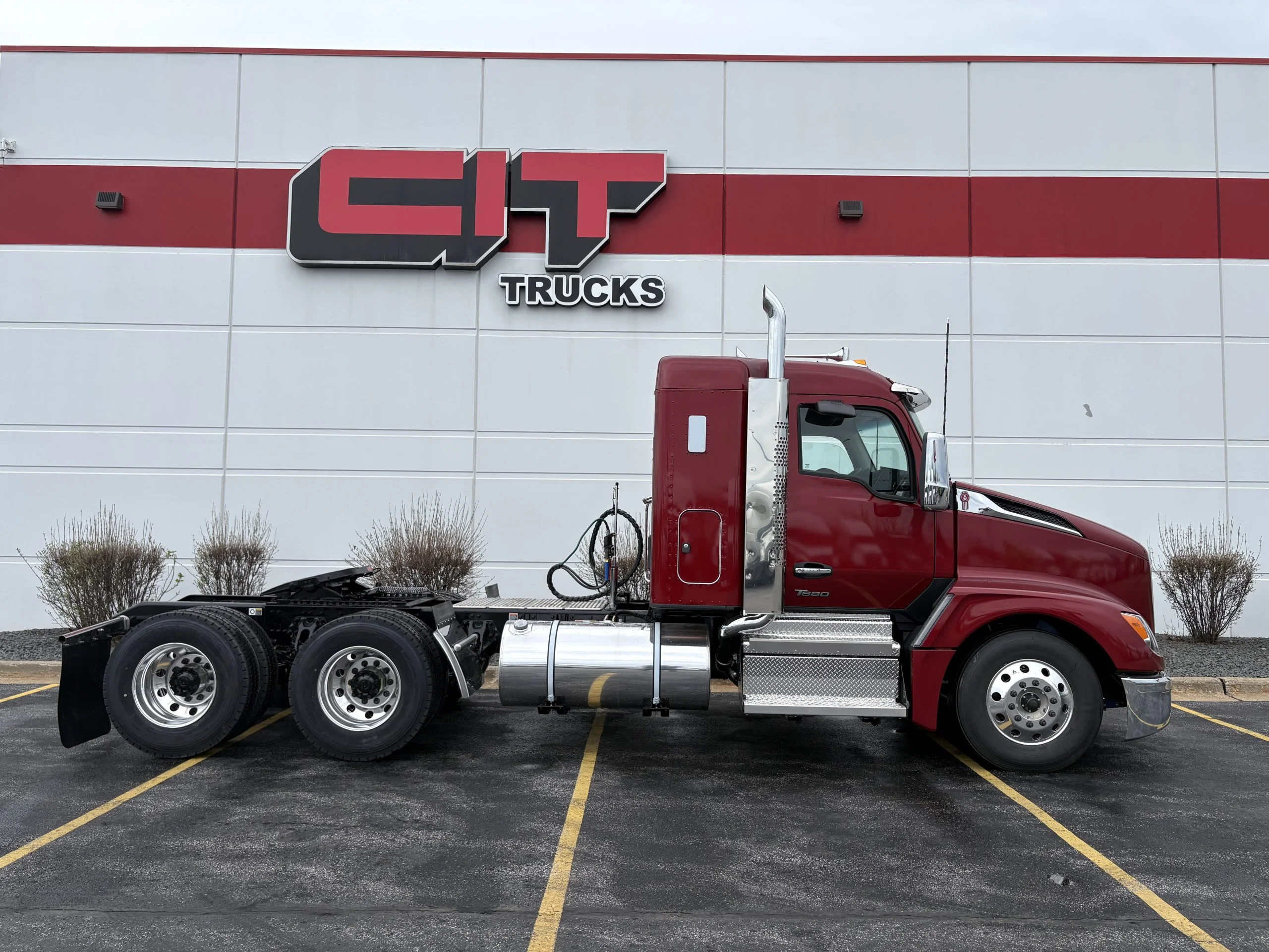 2027 Kenworth T680 - image 3