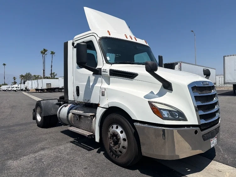 2019 Freightliner Cascadia in Fontana, CA